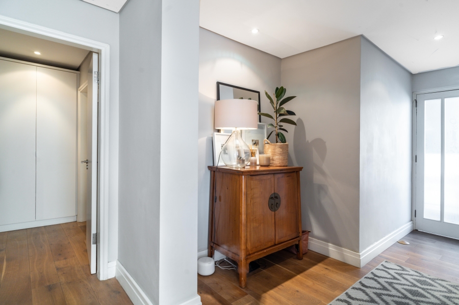 To Let 2 Bedroom Property for Rent in Sea Point Western Cape